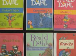 Razstava ob stoletnici rojstva Roalda Dahla