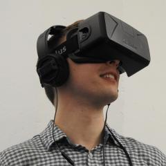 O virtualni resničnosti, robotih in drugih napravah