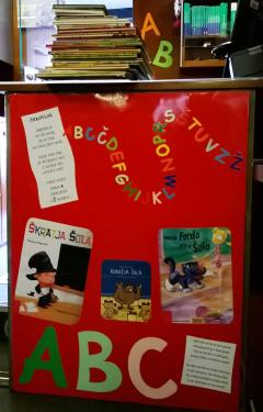 September na potujoči knjižnici